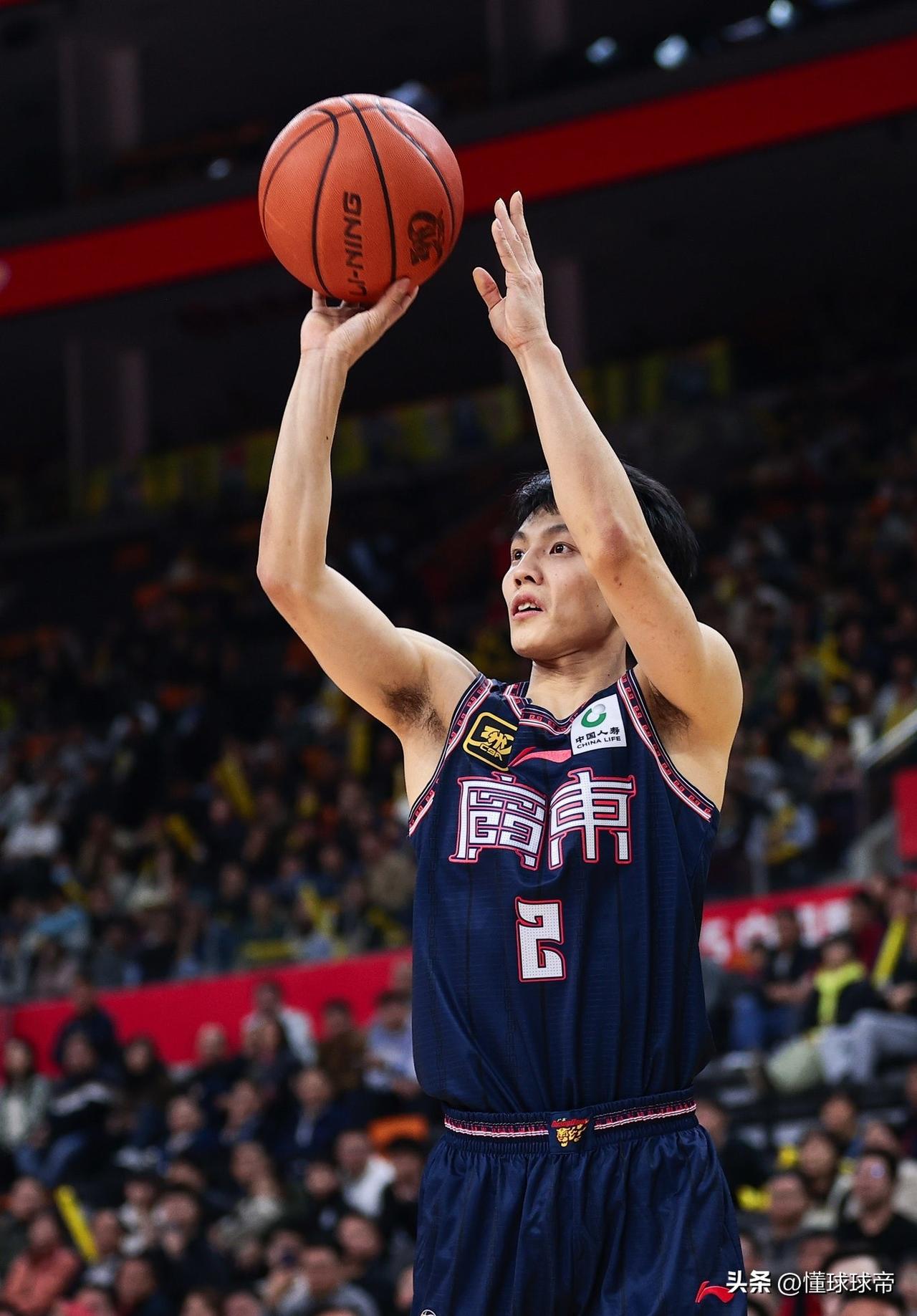 广东队赢麻了，徐杰爆砍35分当选全明星MVP!

在今晚进行的CBA全明星正赛中