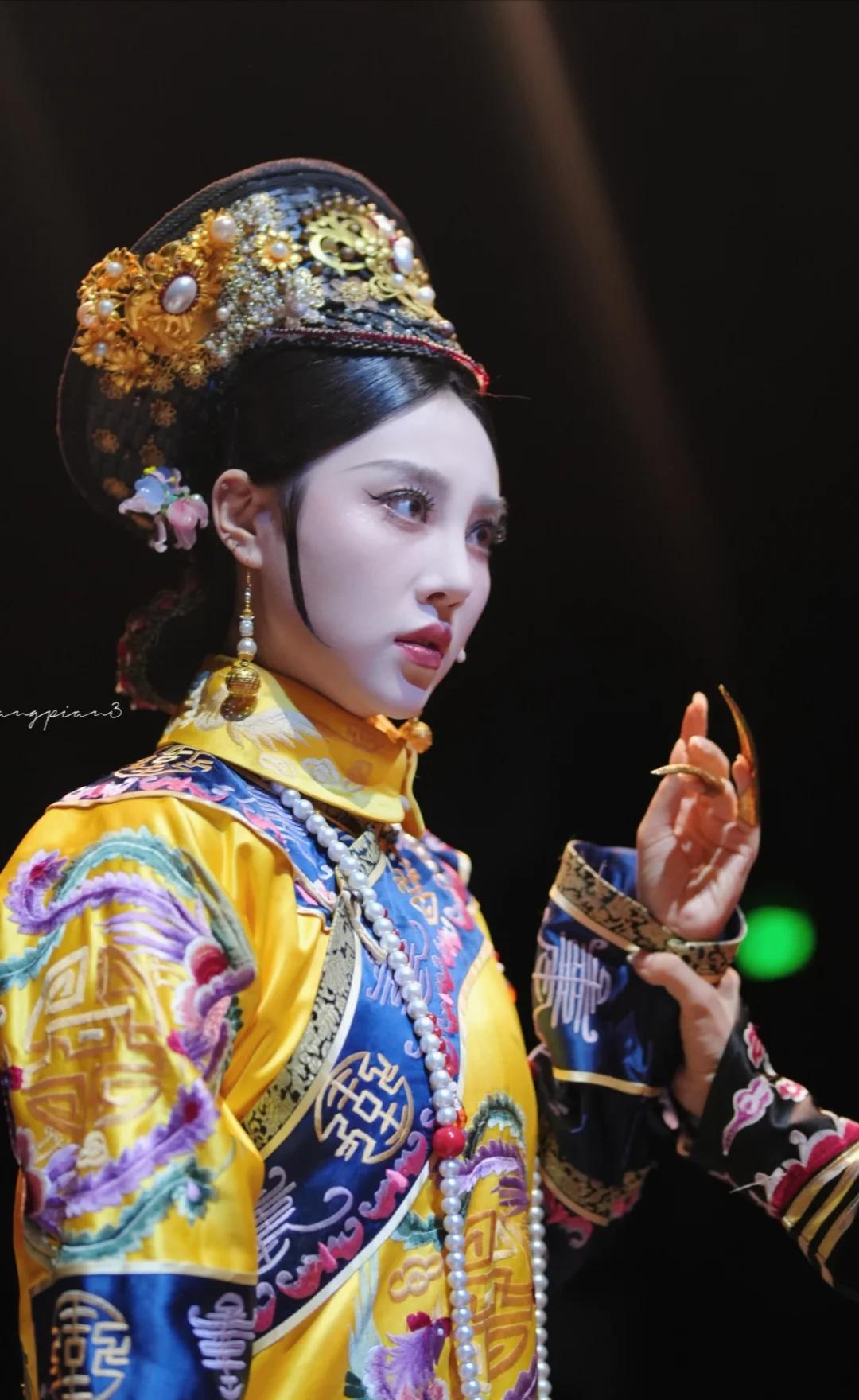 《甄嬛传》沉浸版200场
这个200场也是看上了！
我的第十场甄嬛传。
	
可怜