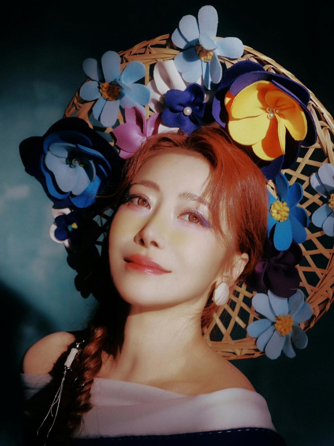 陈紫函这组国风时尚大片，直接把“东方美学的浪漫狂想”拍活了！

谁能想到斗笠能美