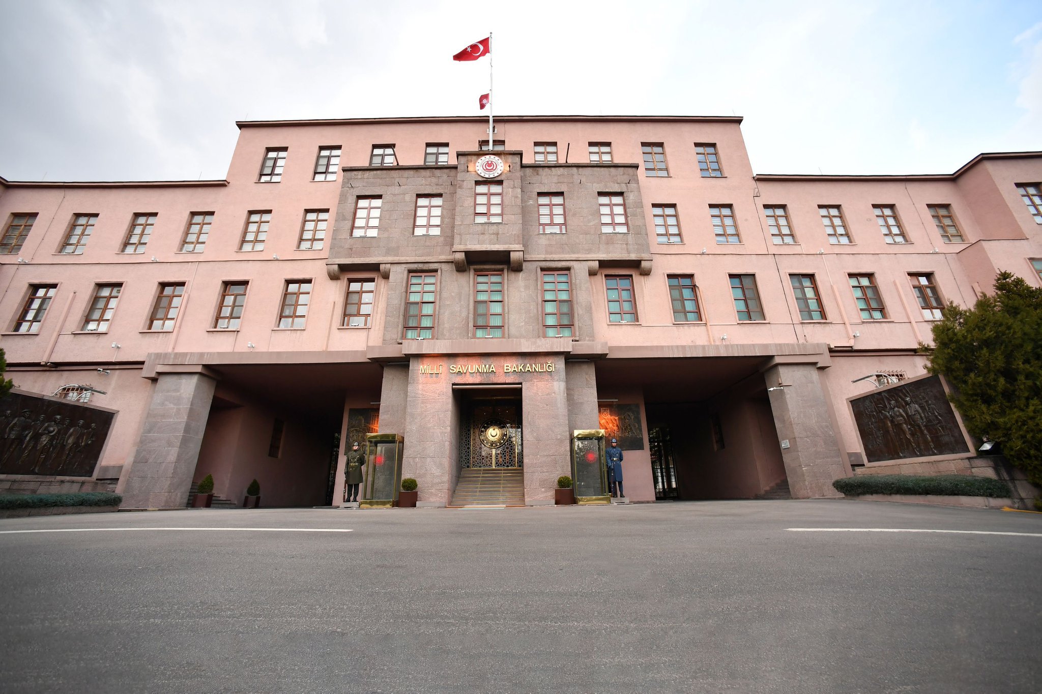 🇹🇷 土耳其国防部关于军事医院的声明：“根据尊敬的总统阁下所给予的指示，复兴