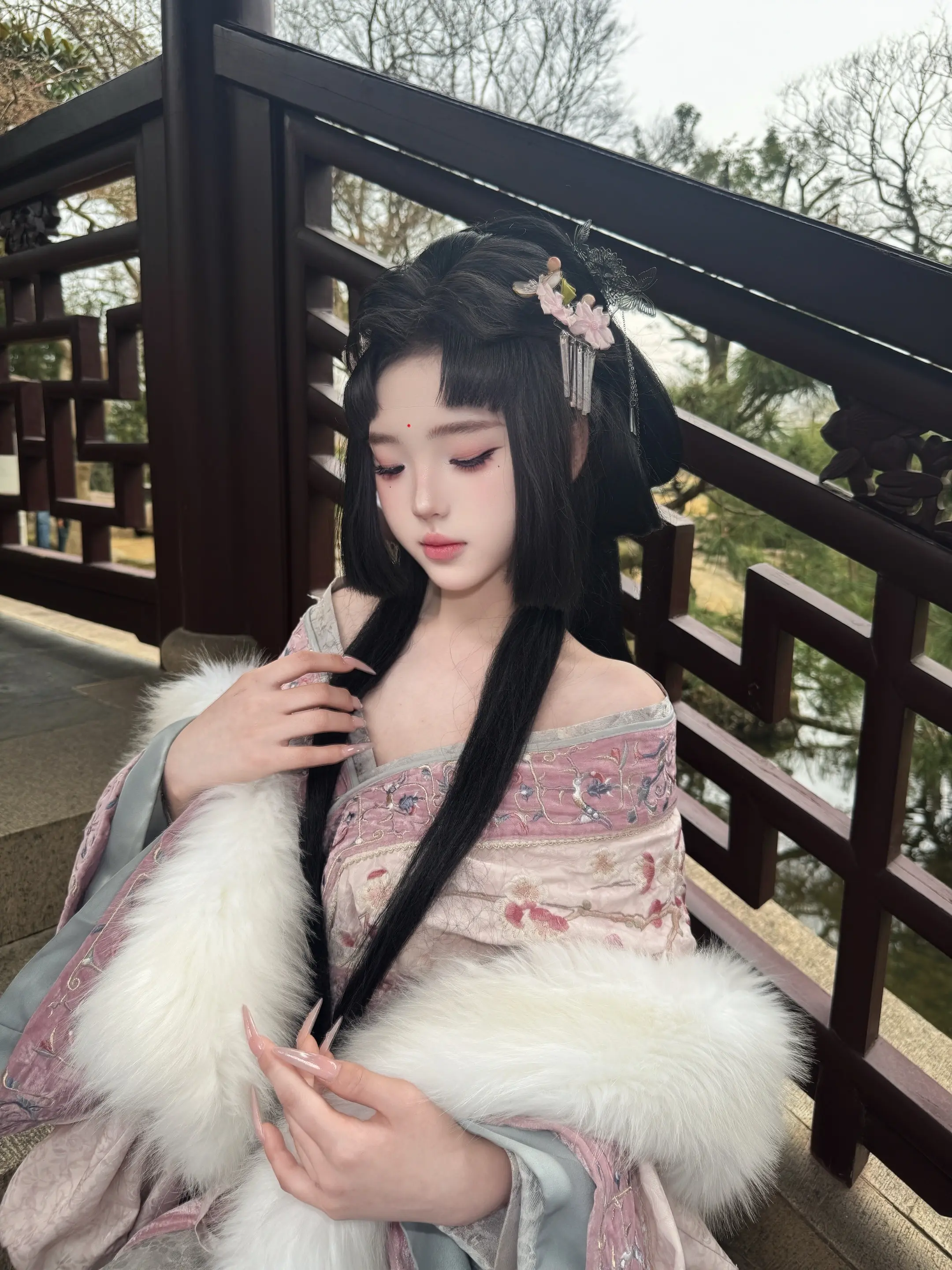 天长地久有时尽 此恨绵绵无绝期。