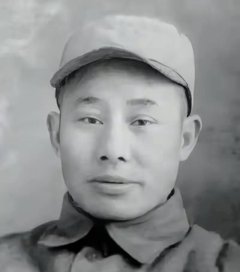 1943年，一个八路军营长在掩护部队突围时，被5个日本兵团团围住。双方拼杀之间，