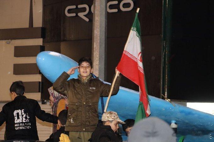 据媒体报道，伊朗武装部队在昨晚为纪念伊朗男孩和女孩而举行的全国性集会中，在克尔曼