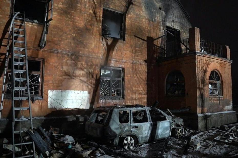 10马赫“钢雨”报复！俄军“榛树”导弹砸穿利沃夫，乌反导系统形同虚设
 
俄军动