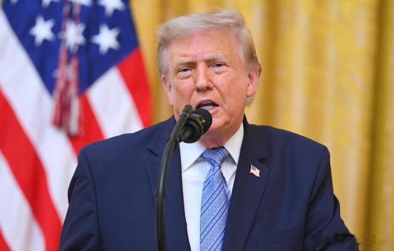 特朗普发表全国讲话：美国重回强盛与安全轨道海外新鲜事 美国总统特朗普当地时间16