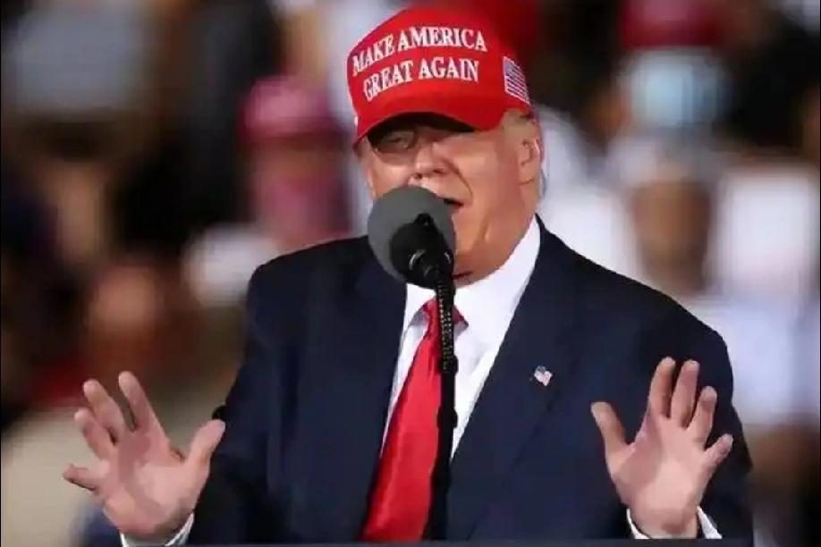 1月9日，路透社报道:“美国总统特朗普考虑向格陵兰人支付每人高达10万美元，以促