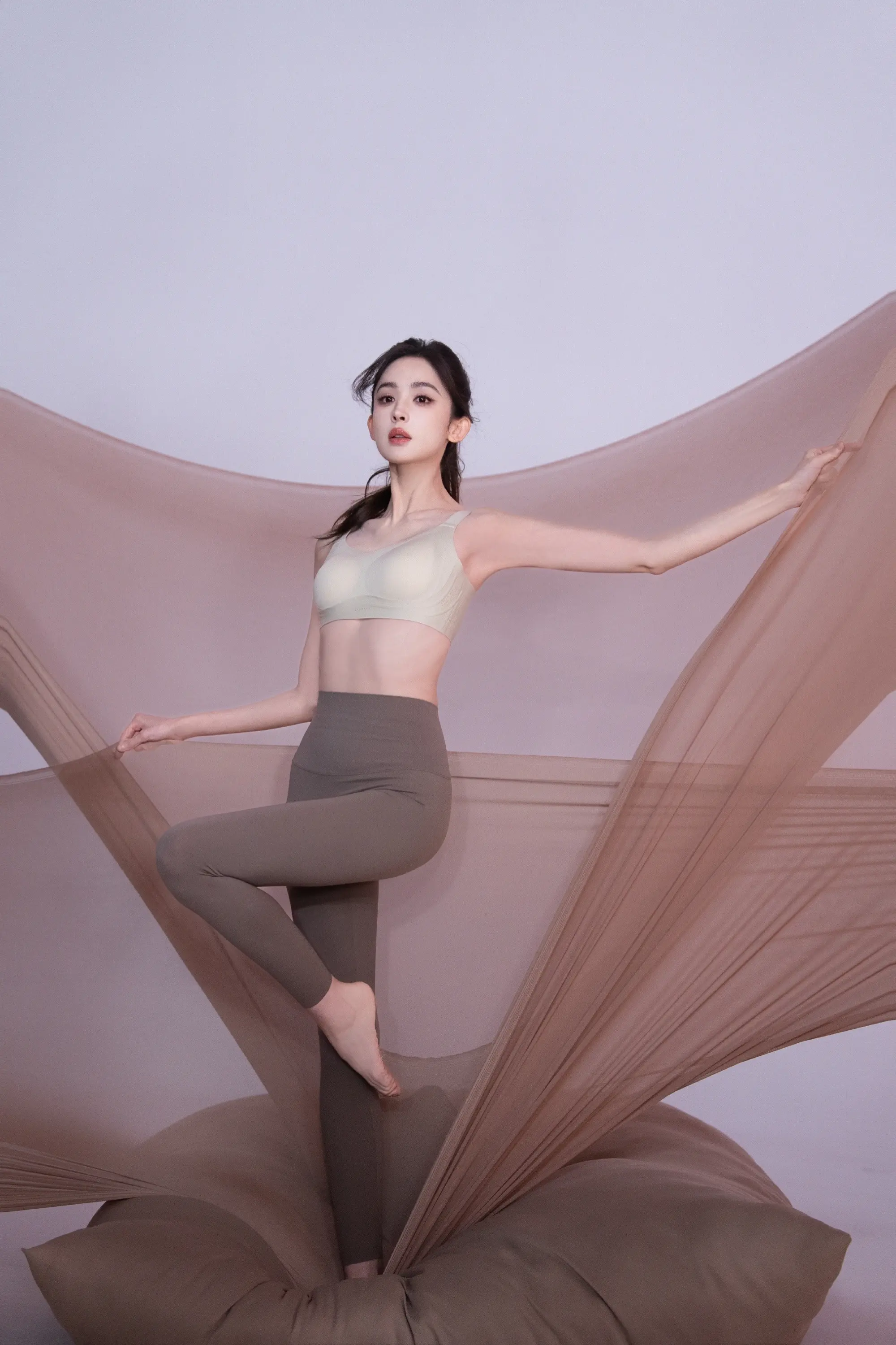 娜扎。