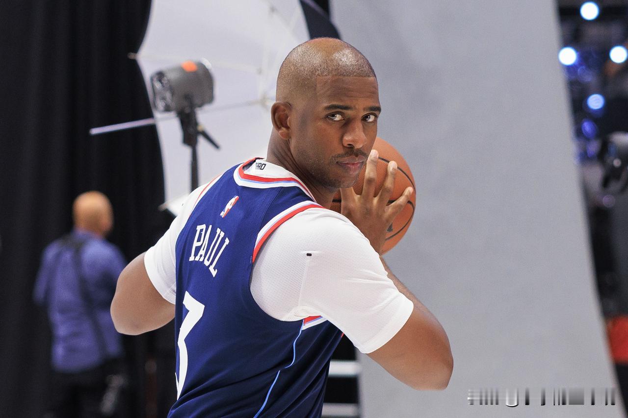 快船与保罗分道扬镳，深夜将保罗送回家，这是人做的事情吗？
保罗作为快船队史有可能