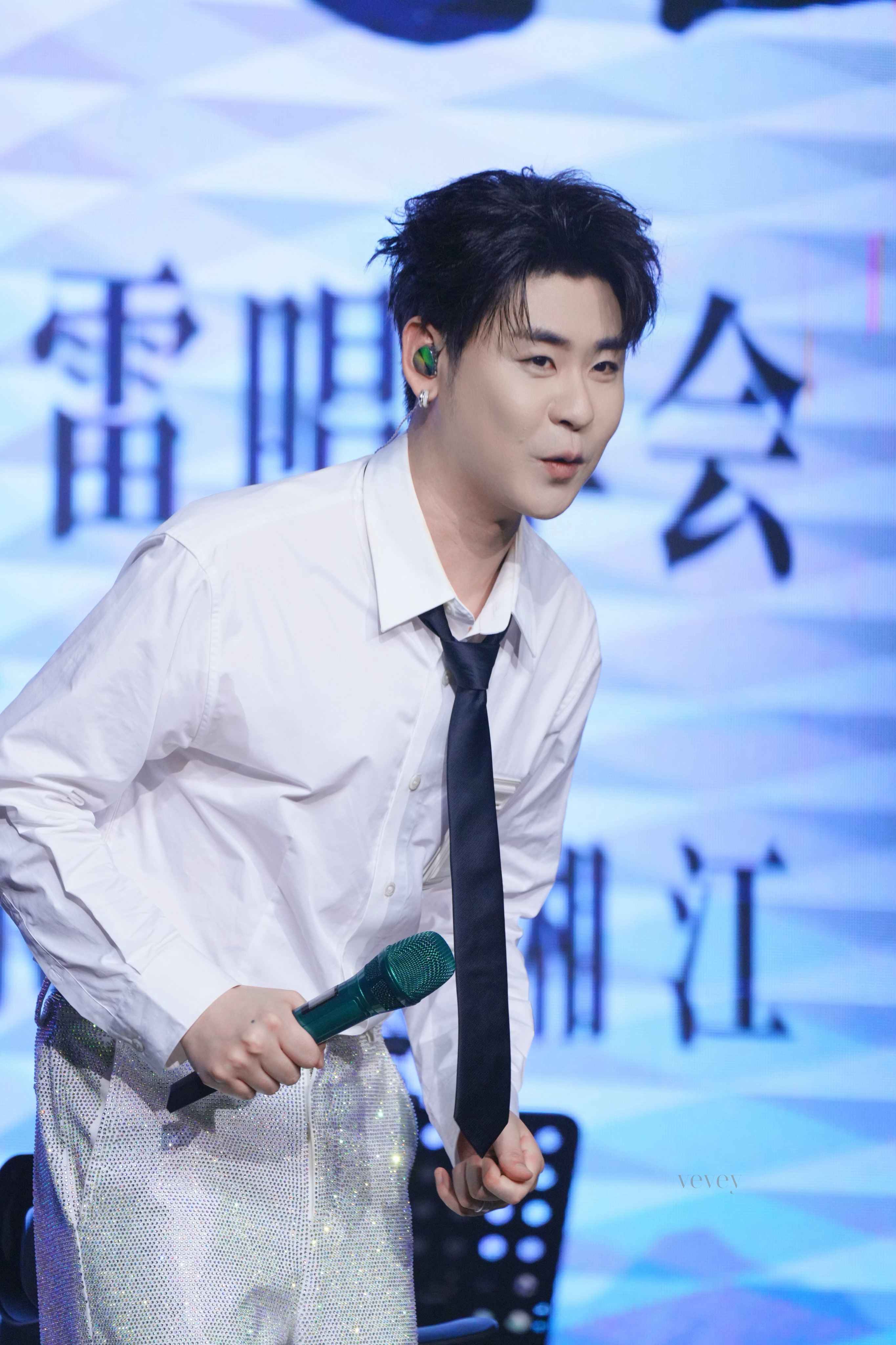 龚琳娜张云雷新歌挽红纱张云雷2026云声之上3.0 像冬季清晨里的一抹阳光 像夏