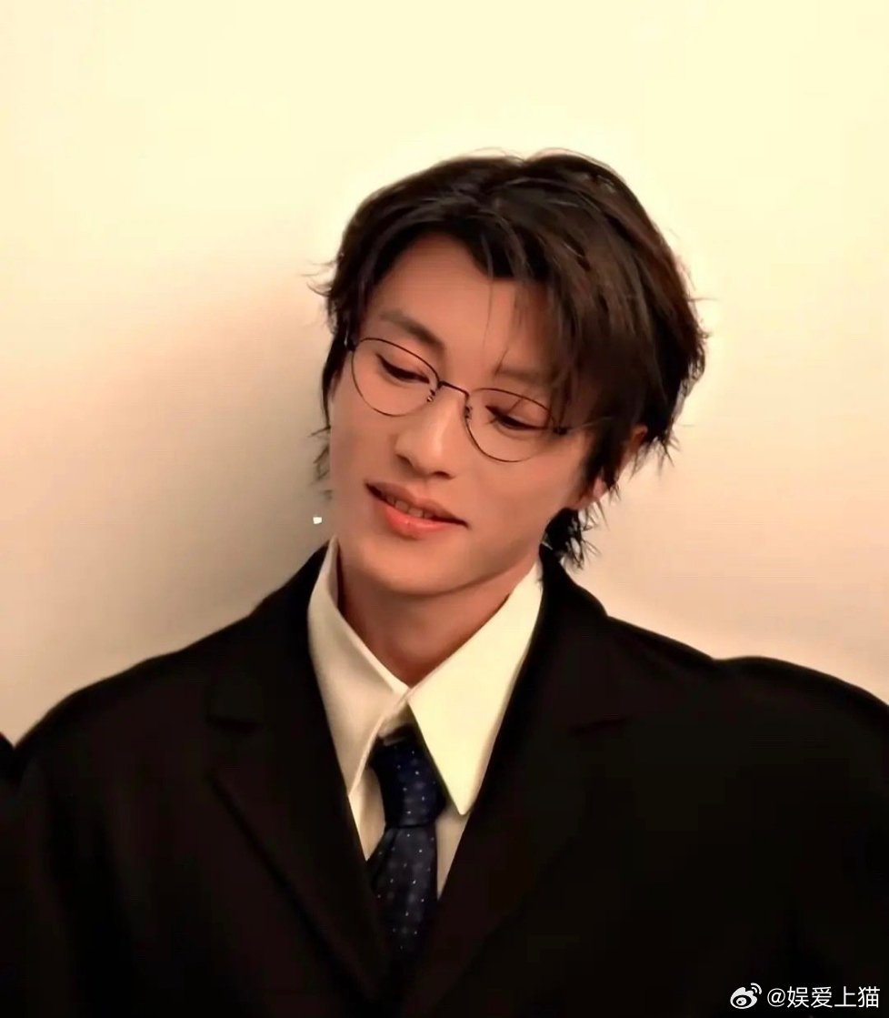 代旭的颜值是不是被吹的太狠了？ 