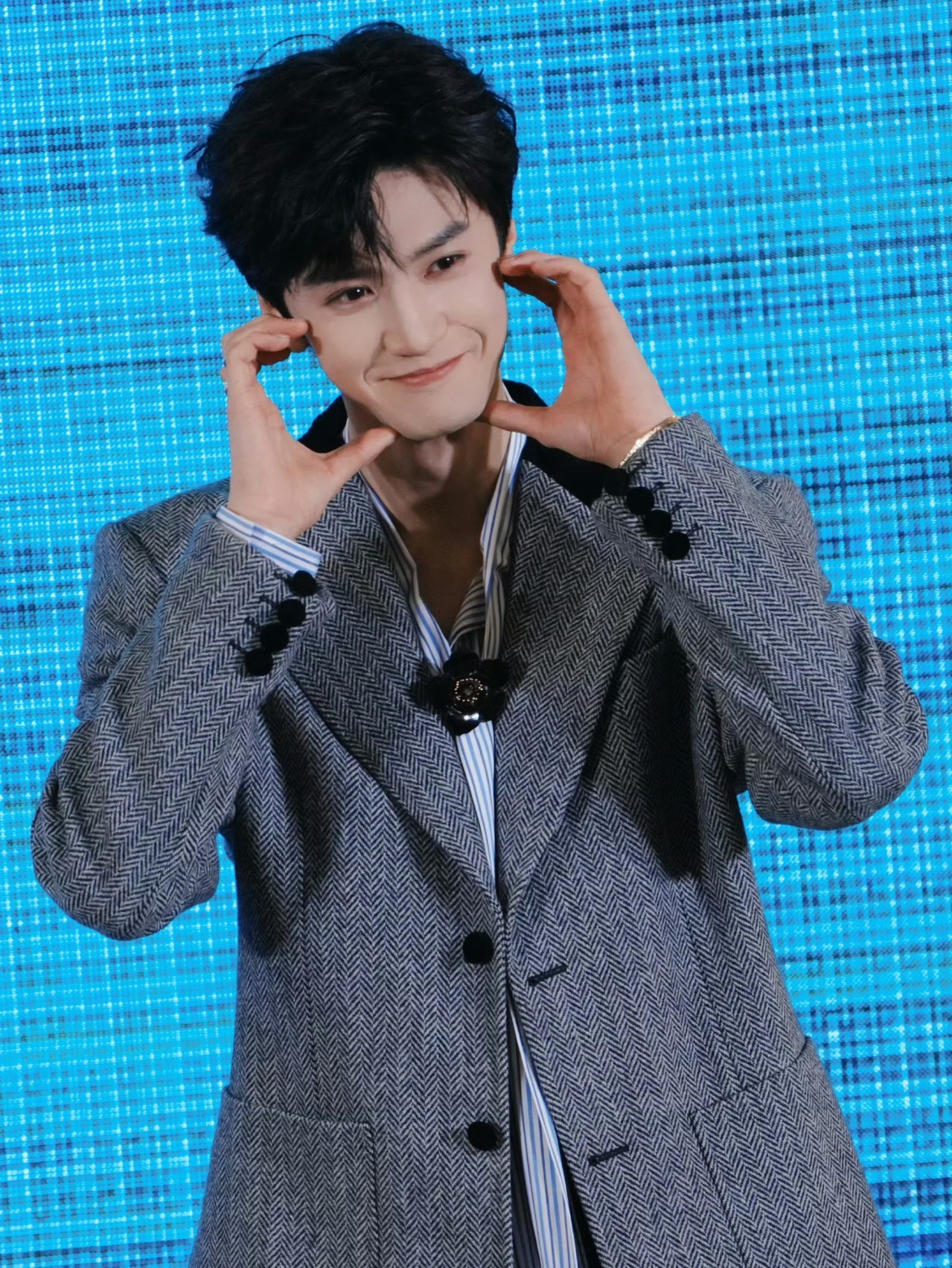 马来西亚报纸整版报道陈哲远 陈哲远的海外影响力就是如此牛。马来西亚主流报纸《中国