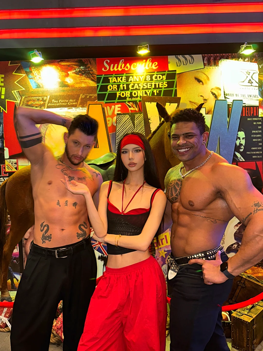 💪合照拍了 猛男看了 富婆的快乐体验了