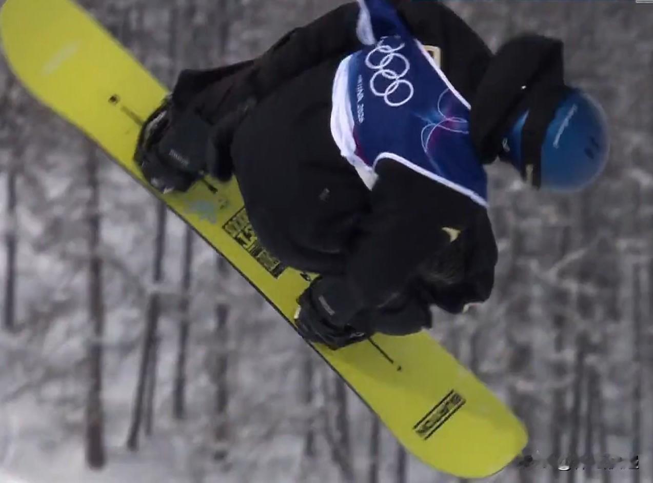 首金来了！！！苏翊鸣在米兰冬奥会上，凭借动作的稳定性和流畅性，力压一众选手，夺得