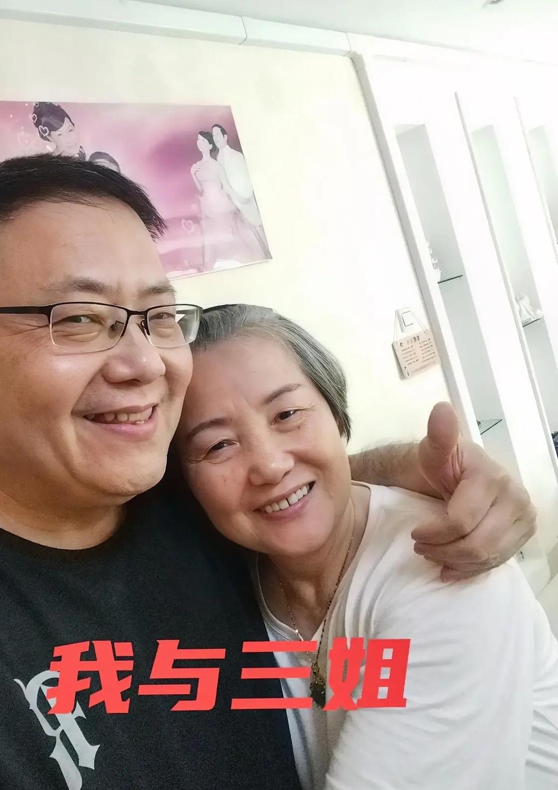 昨天下午3点，股市刚刚收盘，洗了一把脸，正倒在沙发上，准备打个盹，眯一下。

我