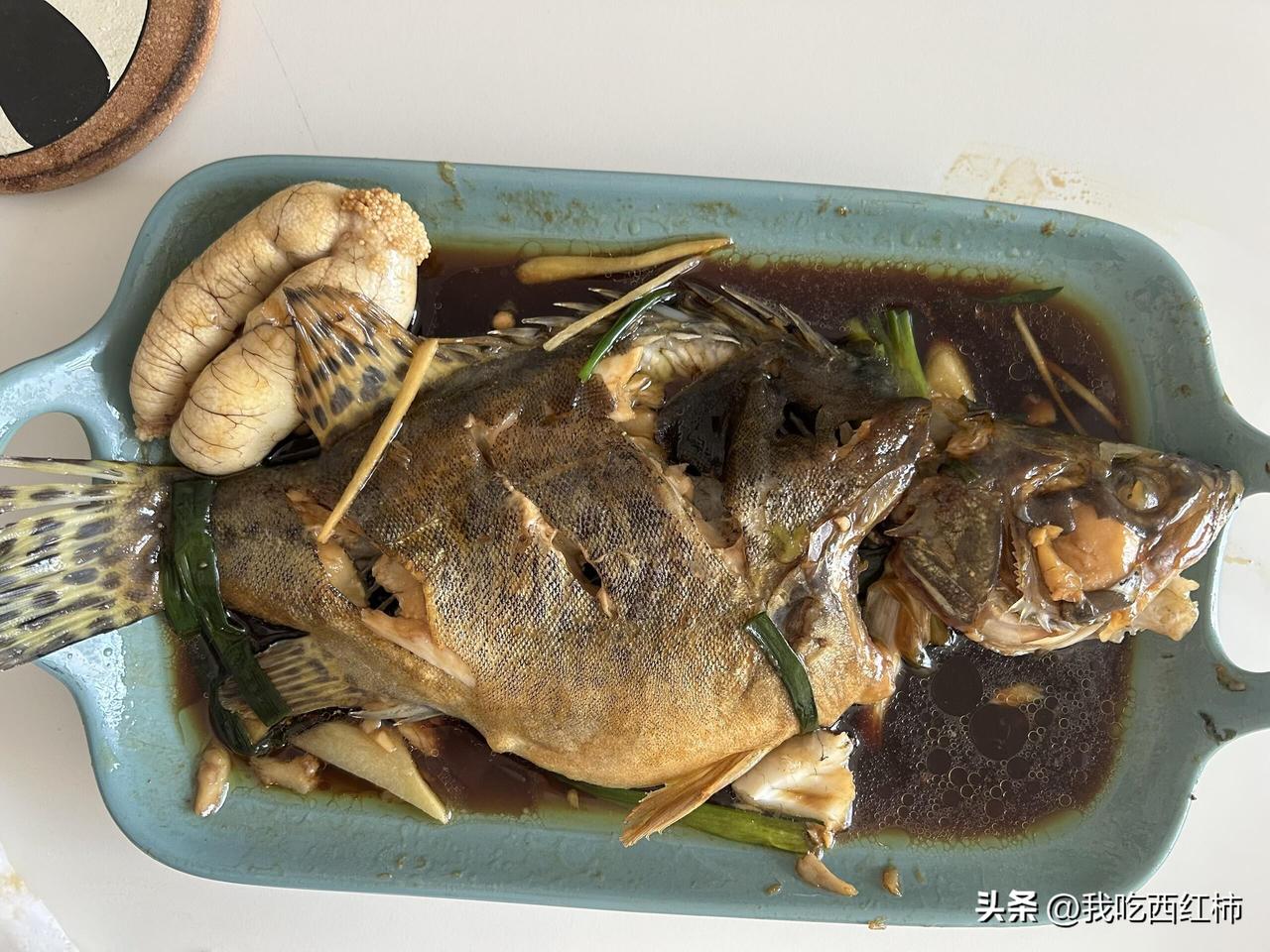 一不小心把鱼妈妈吃掉了
小朋友问我鱼籽是什么
我说就是小鱼，如果他们在妈妈的肚子