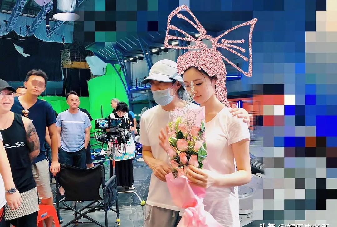 星爷7亿砸《美人鱼2》，六年不敢上，不是怕亏钱，是怕你发现：那个让你笑出眼泪的人