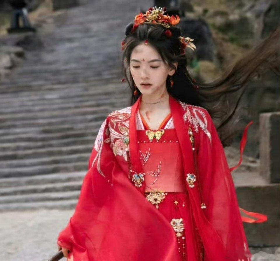 章若楠对接辟谣在接触将门毒后，大写的“假”字！不如期待待播剧《冬去春来》和《雨霖