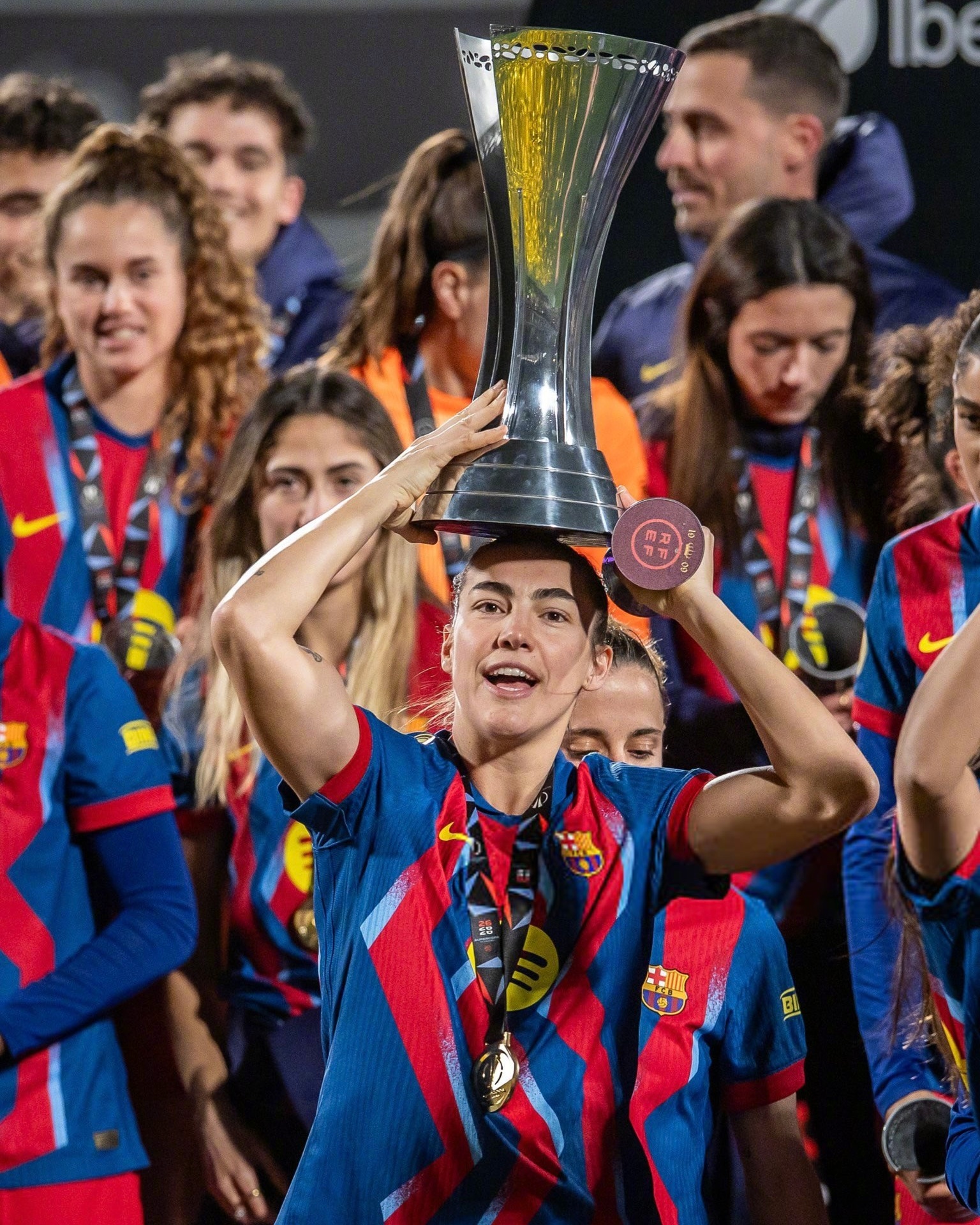 红蓝倩影 不知道，我们的冠军奖杯很曼妙2.0🥰巴萨 🔴🔵ForçaBarç