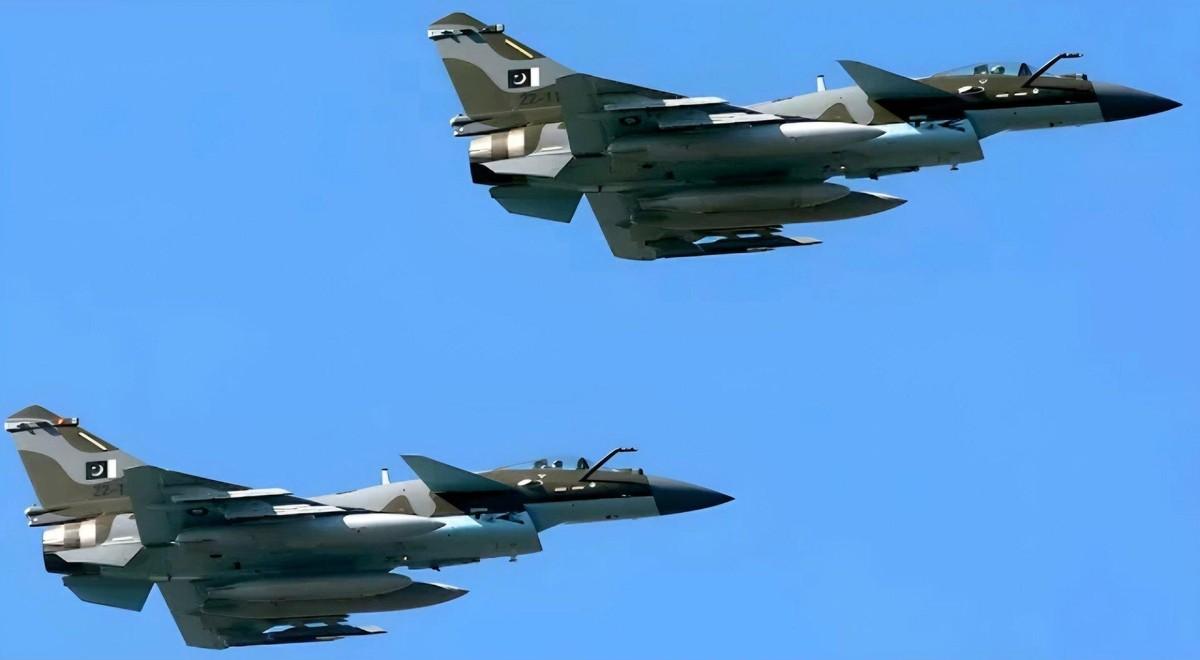 很多人以为不卖歼-10CE给朝鲜是怕得罪西方，错了！真相是，这架四代半战机如果真