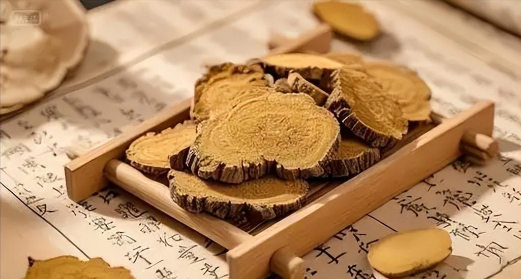 反复口腔溃疡总复发？中医解析上实下虚调理思路






有网友咨询：口腔溃疡反