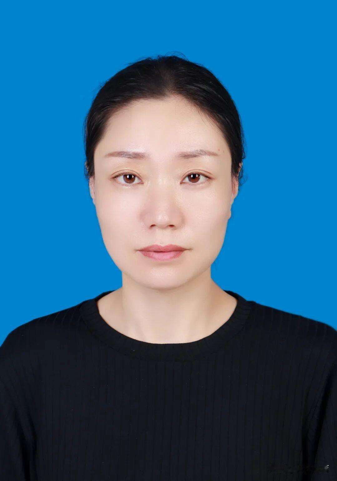 城固县五郎庙初级中学教师风采
  吴莉是五郎庙初级中学化学教师，从教十九年来深耕