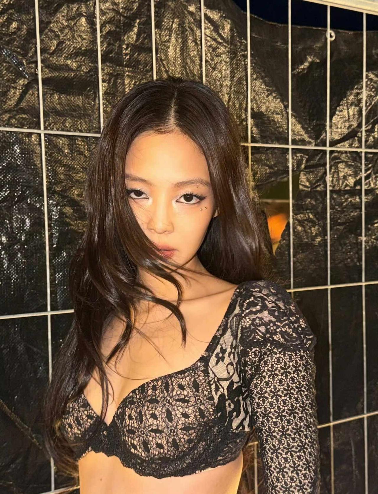 Jennie ins更新
辣妹妮妮
REDLAND 韩国小众品牌 欧美穿搭 超模