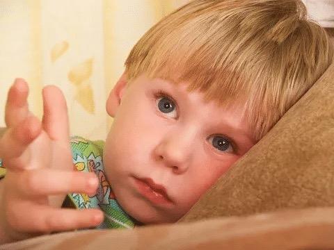 ，恨不能娃一路保送名校才算争气。可你细想，娃就算考上顶尖学府，心里满是焦虑敏感，