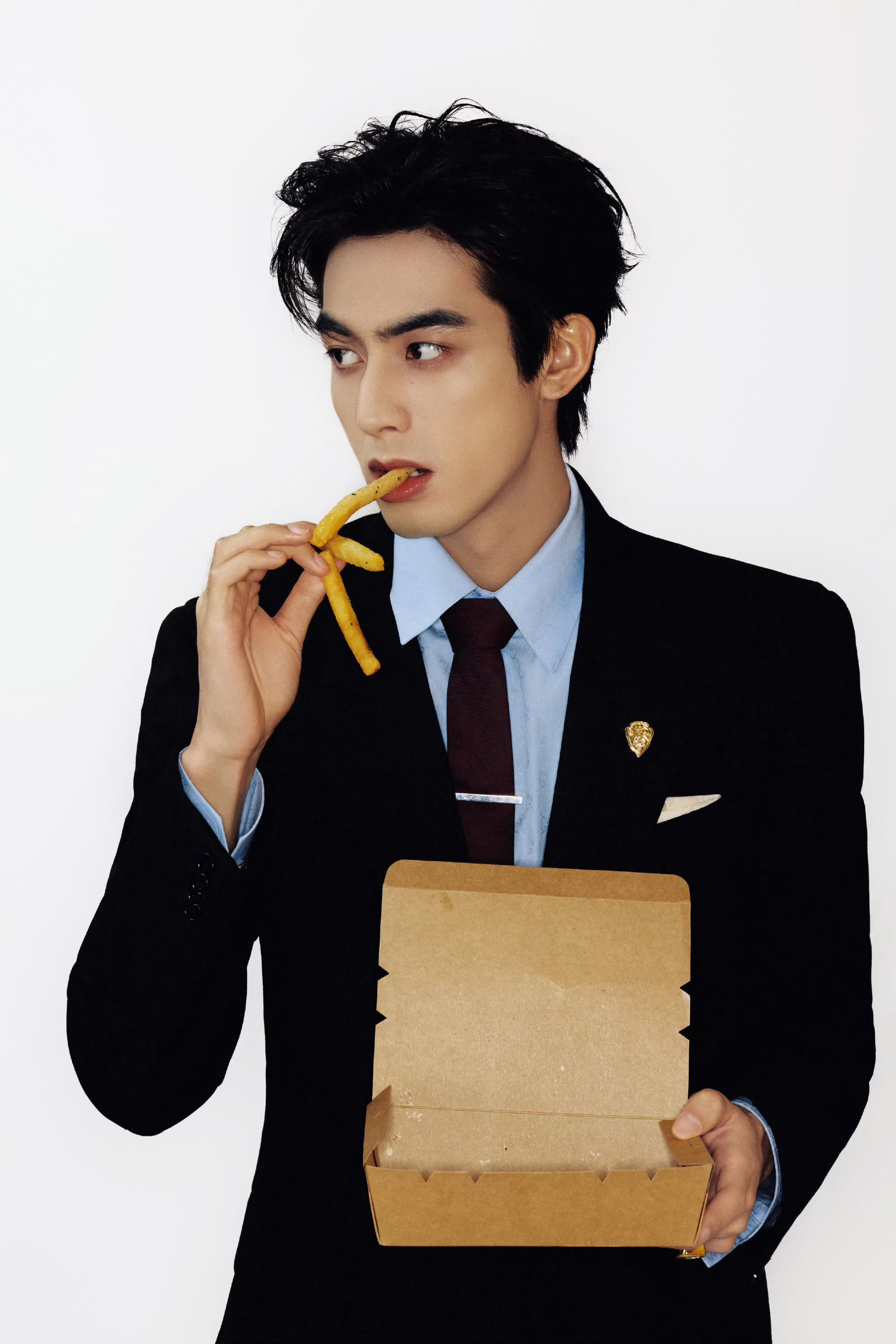 我家爱豆说啥了 “其实没有一定要走不一样的路、只觉得那不是唯一的路。”     