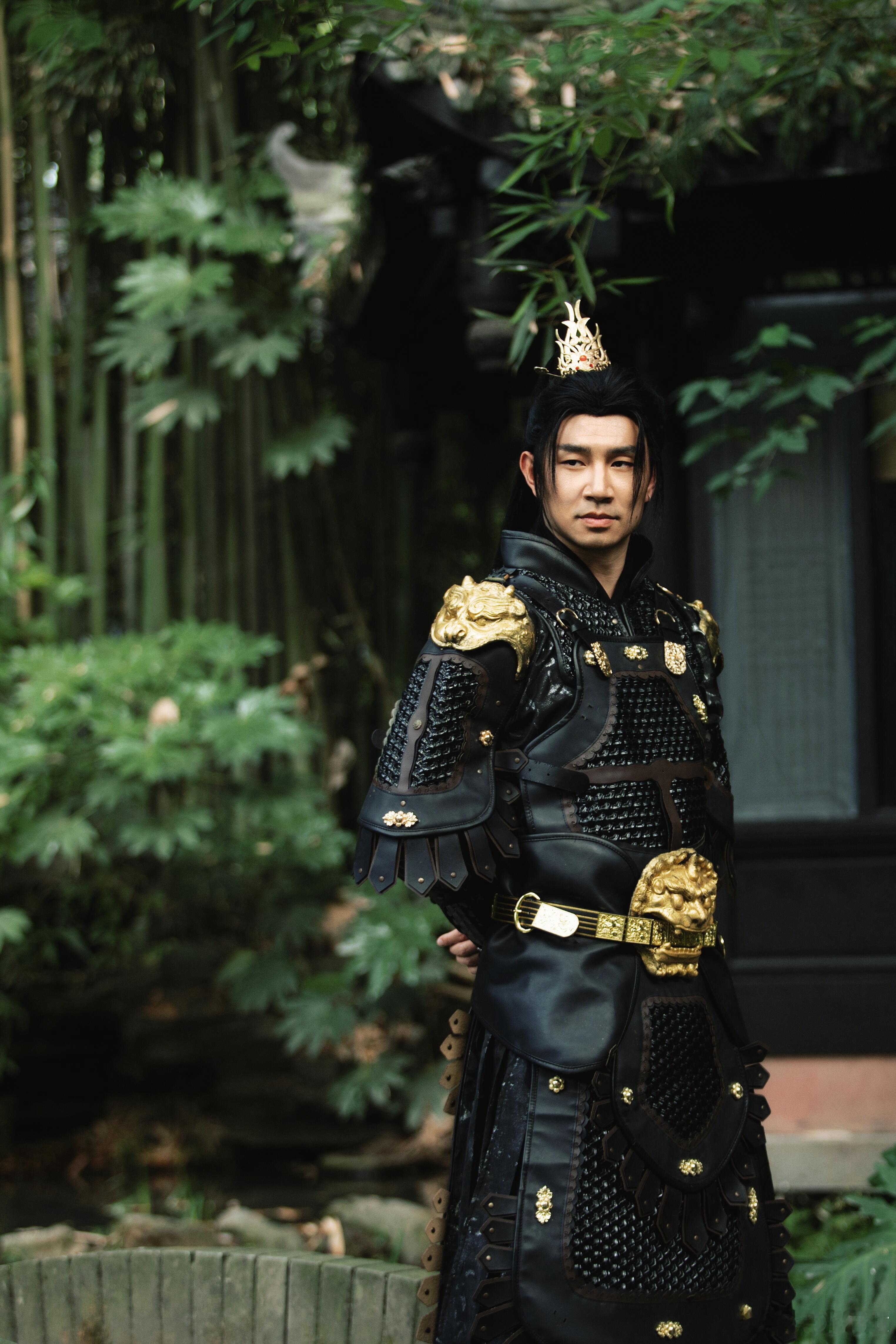 演员刘思慕来中国在成都拍了武侠造型写真： 