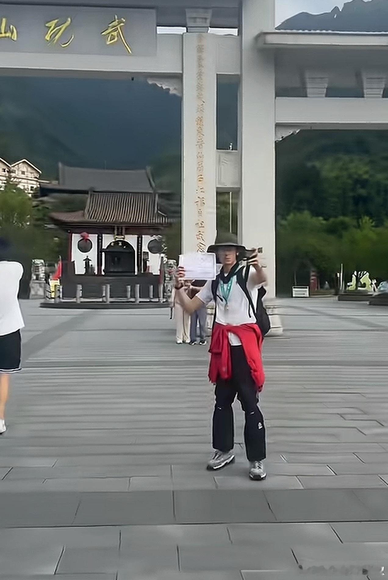 世界纷纷扰扰，王涛在做环保，日子过的倒也清闲 ​​​