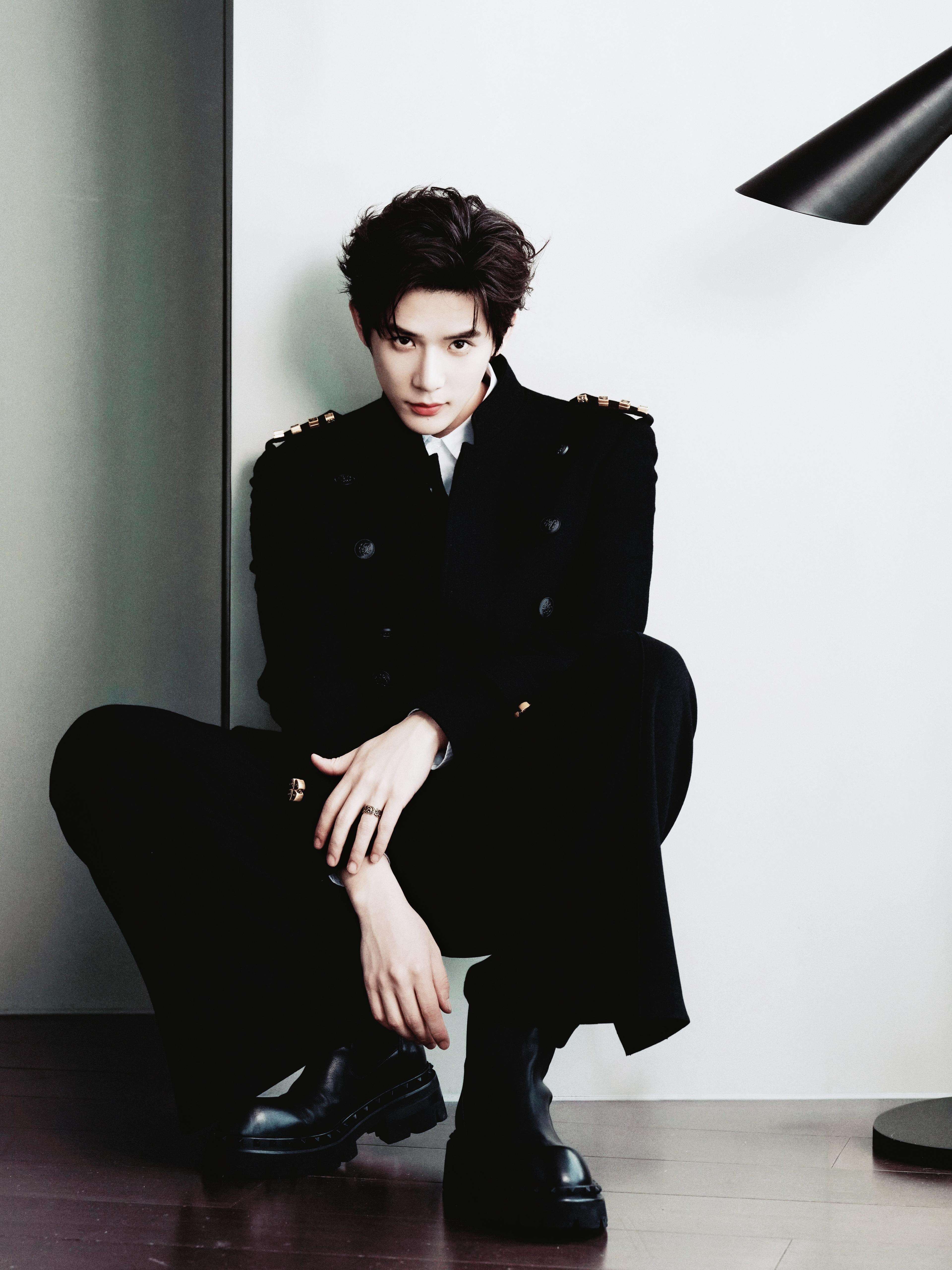 🖤女士们，先生们：您所乘坐的CA0203号航班即将登机，机长Captain W