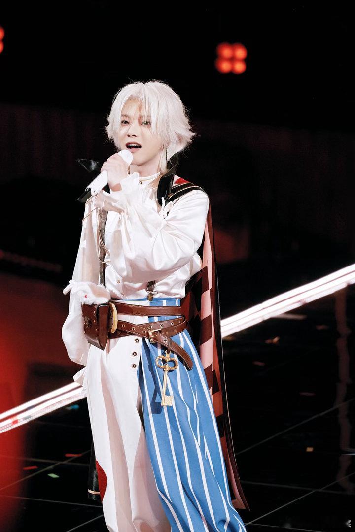 抢票的时候没有华晨宇只有对手华晨宇粉丝没累着也没闲着🎫火星演唱会抢票大战开启，