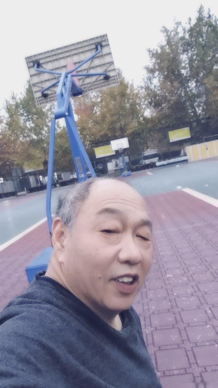 4：5：7，30个罚球线位置投进16个。100个三分球投进30个。 
