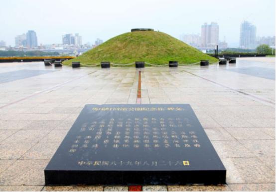 民进党当年为了恶心国民党，在台北立了马场町纪念碑，还刻上了碑文。现在大陆播出了以