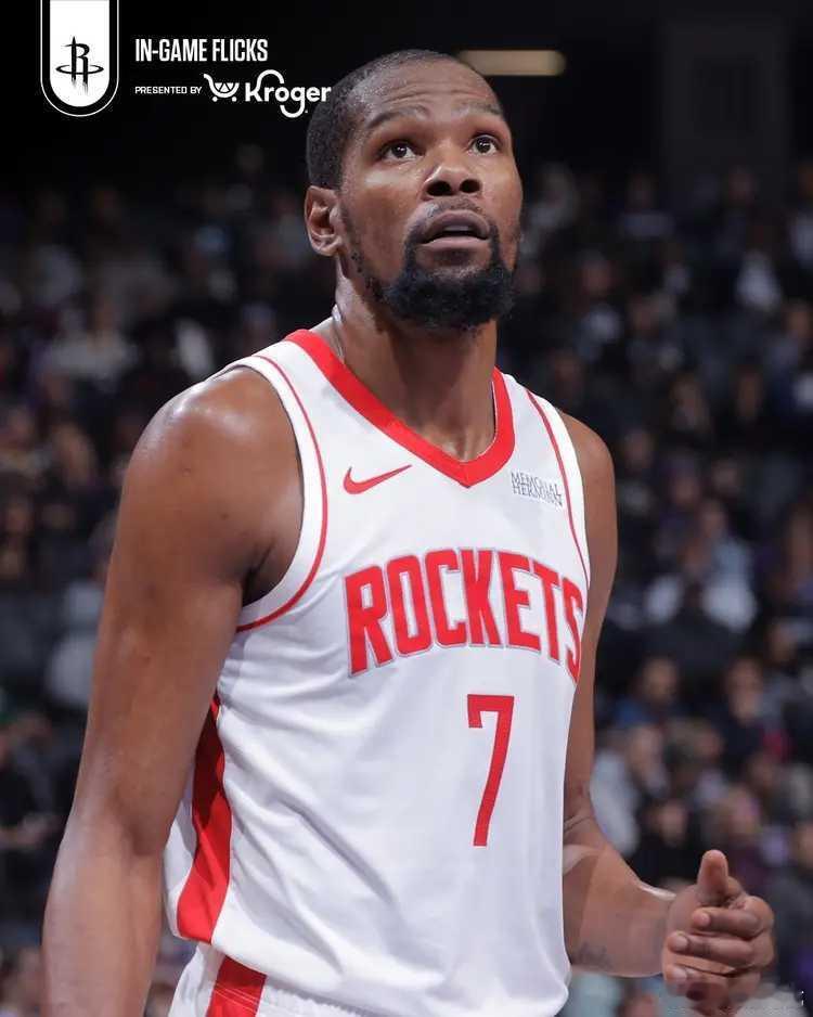 北京时间12月22日，NBA常规赛继续进行，萨克拉门托国王队（7胜22负）止住连