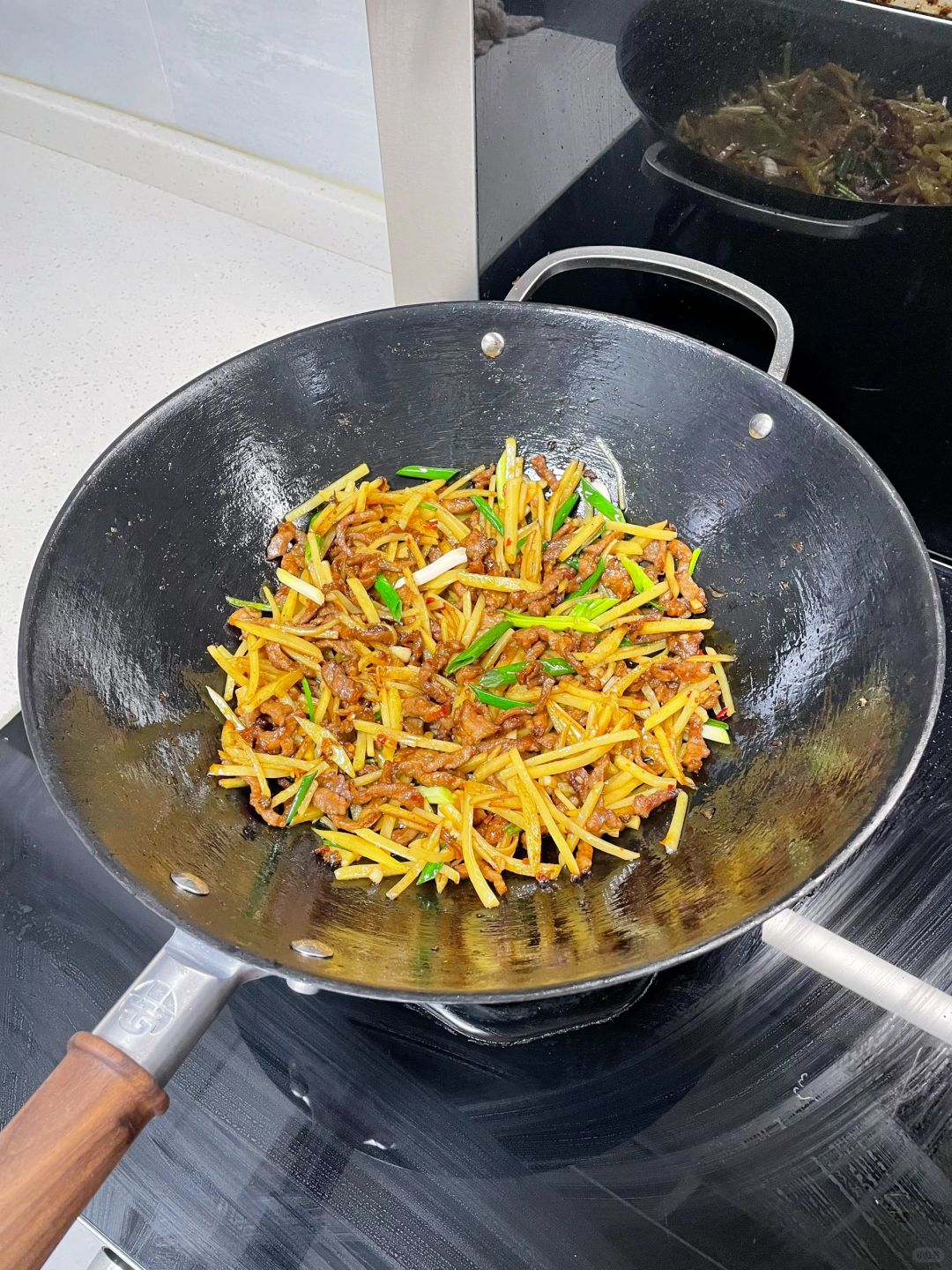 超级下饭的铁锅版土豆肉丝，附详细做法～
