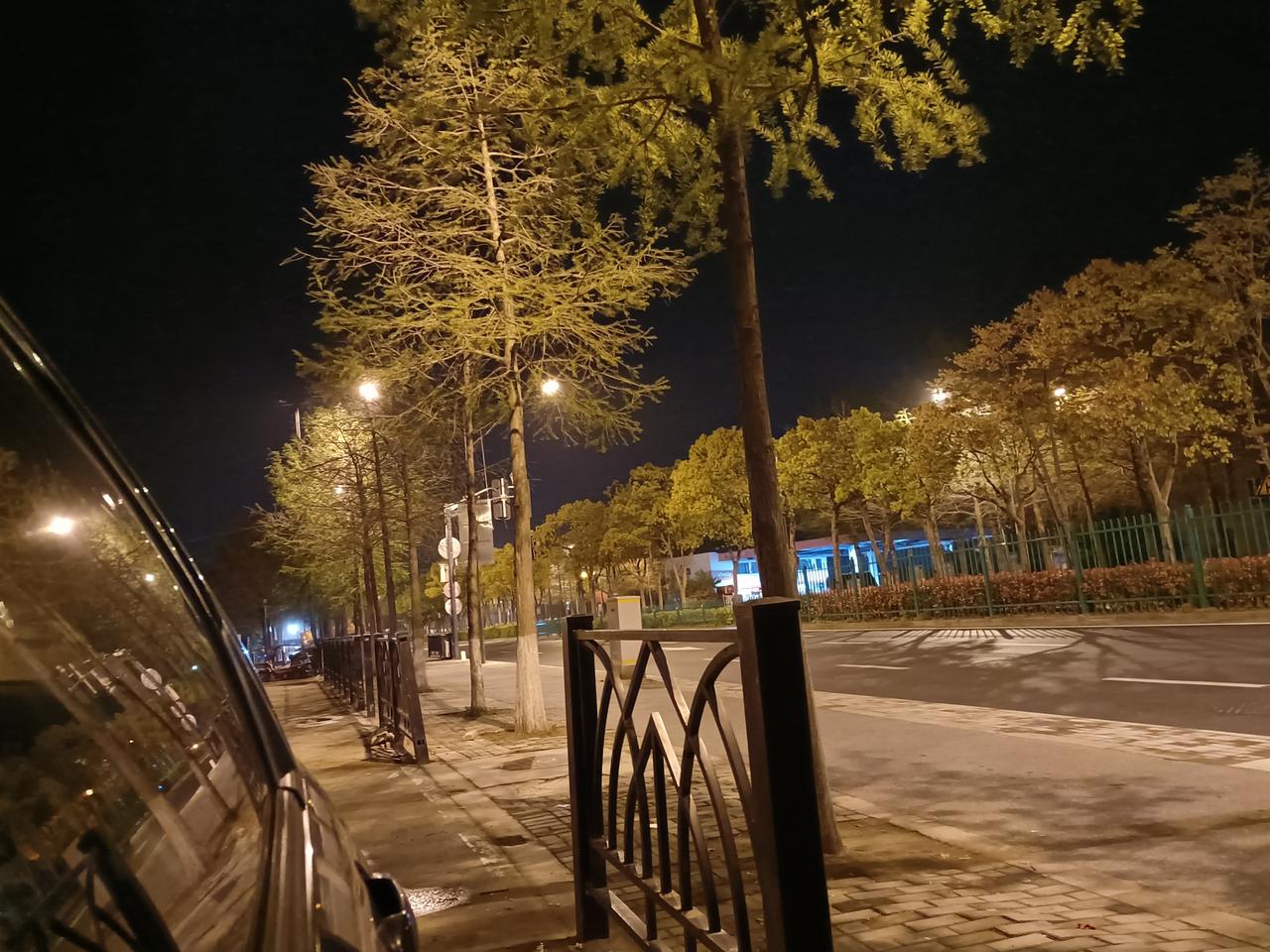 岁数大了，我现在已经改变成这样了，不知道对否？
我性格外向，平时特别喜欢八卦和吹