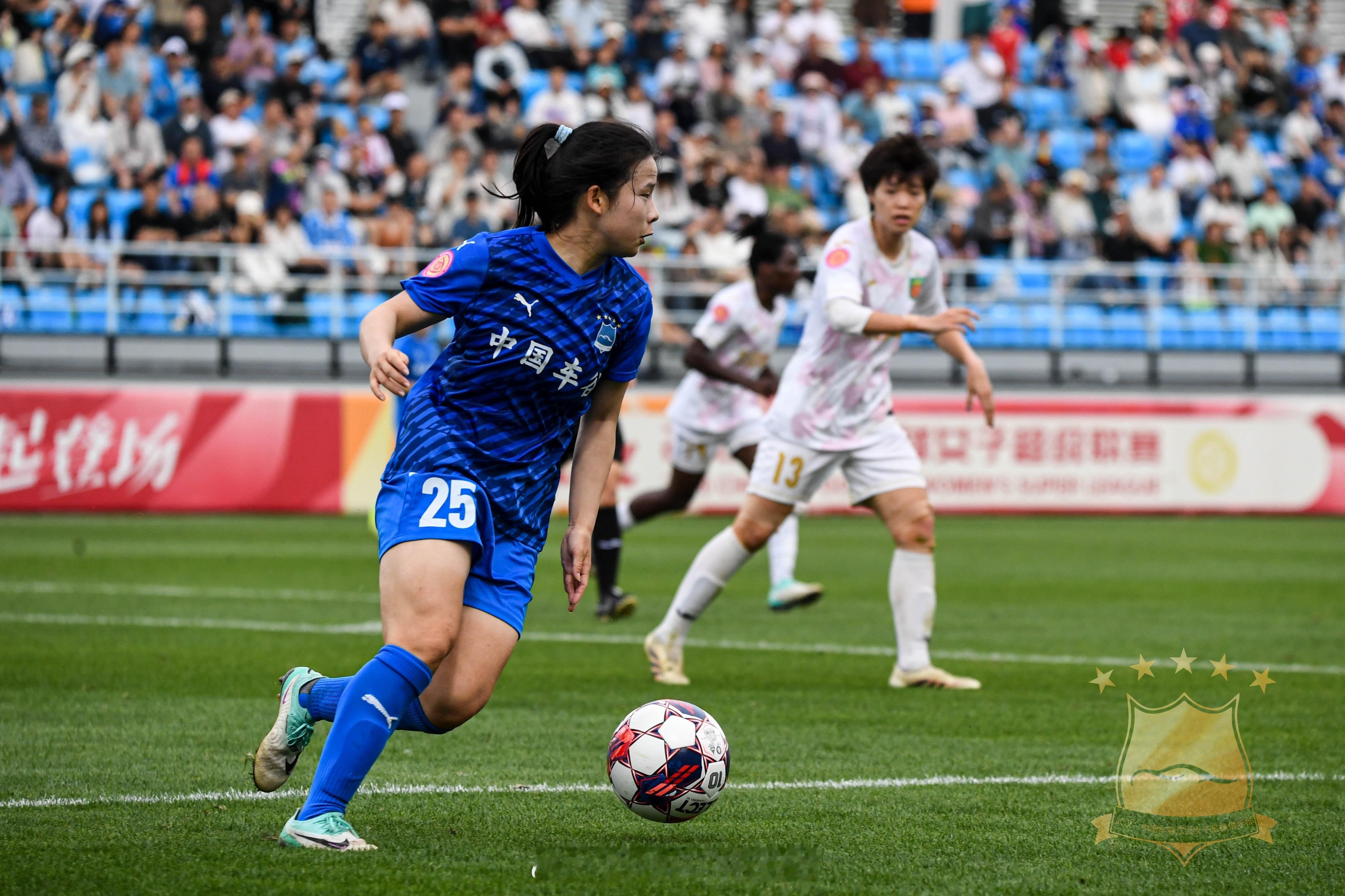 罗泺和欧阳玉环入选中国U20女足集训名单武汉车谷江大女足球员罗泺和欧阳玉环入选中