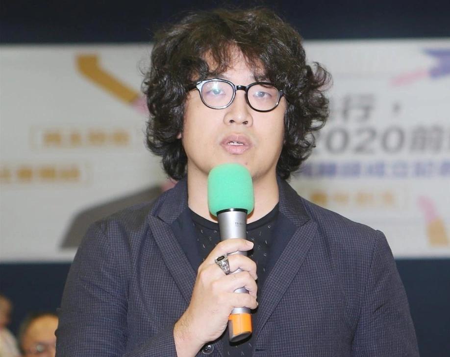 自食恶果！

沈伯洋以台湾地区人员的身份前往新加坡，原本计划进行一些公开‬活动，