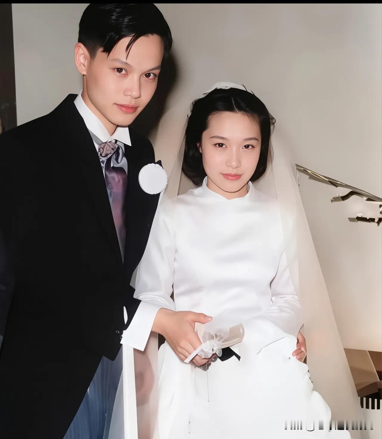 1950年8月26日，在普林斯顿教堂，28岁的杨振宁与23岁的杜致礼举行婚礼，留