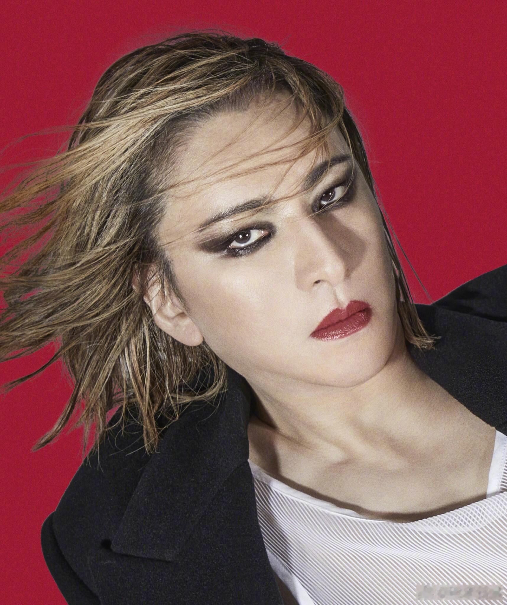 YOSHIKI获得美国慈善机构娱乐社区基金会颁发的荣誉勋章。娱乐社区基金会的荣誉
