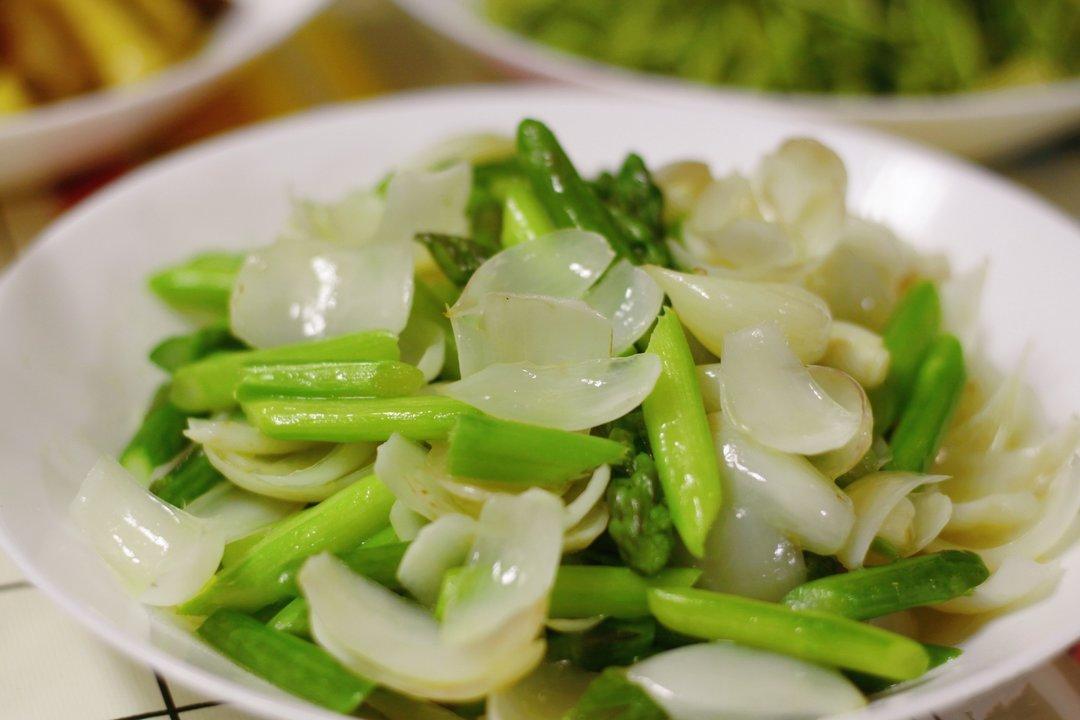 《谷雨不排毒，夏天身体堵！这4样菜正当季，医生都在吃》

老辈人常说“谷雨排毒，