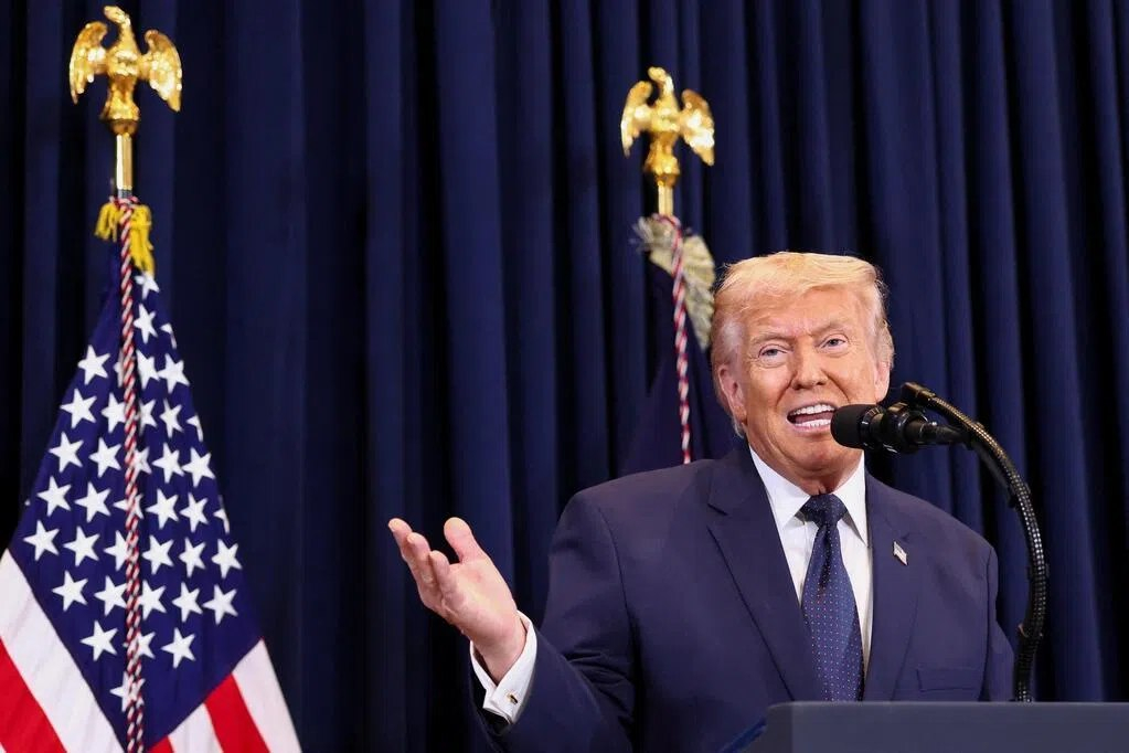 美国总统特朗普就美国和以色列对伊朗发动的战争会持续多久发出前后矛盾的信号，他先是