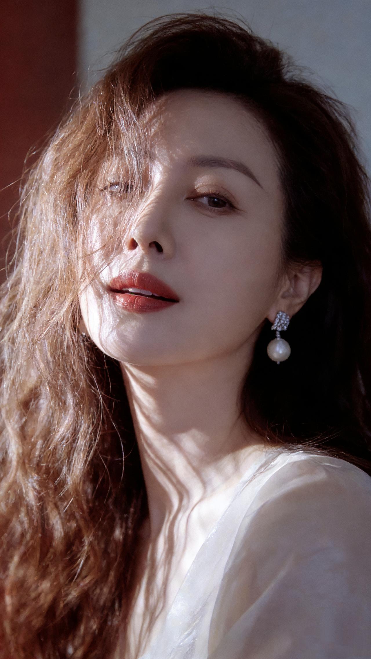 不必成为谁的光，我自己就是小太阳。