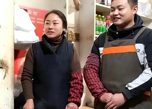 地球最强扶弟魔！2020年，安徽滁州潘晓梅，卖烧饼十几年，攒下近百万积蓄，却不顾