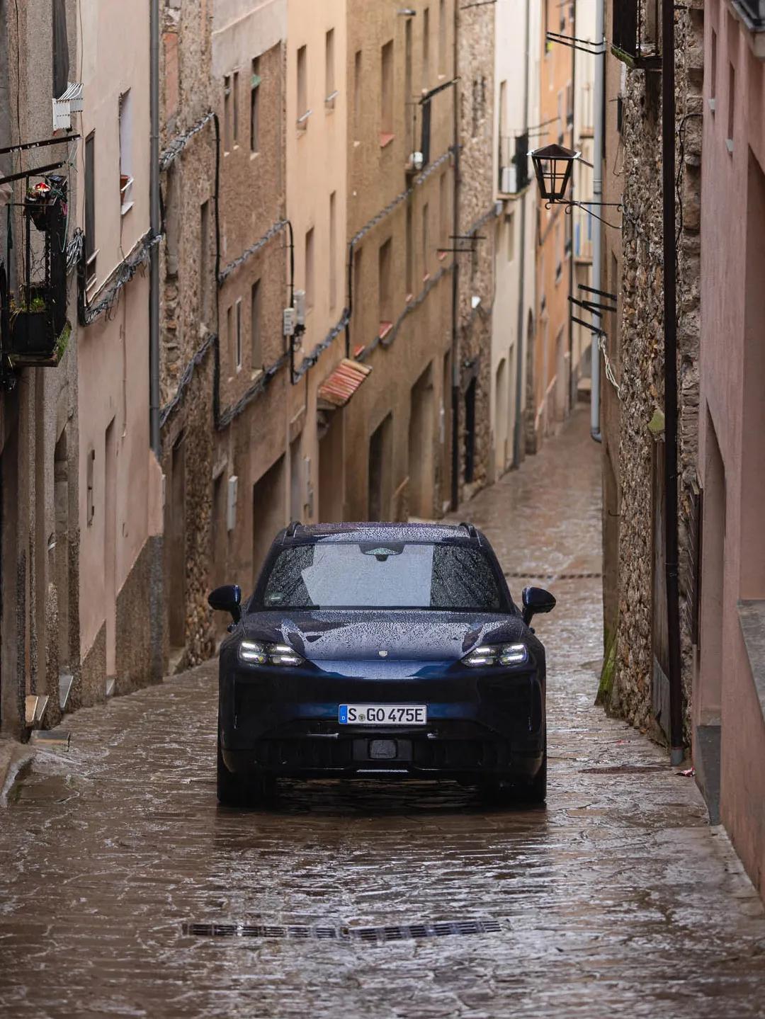 保时捷最近正式发布2027款Cayenne Turbo Electric纯电动旗