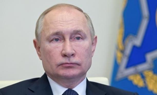 第一面白旗举起，俄罗斯终于看清，关键时刻谁才是真朋友，俄罗斯没想到，第一个扔下白