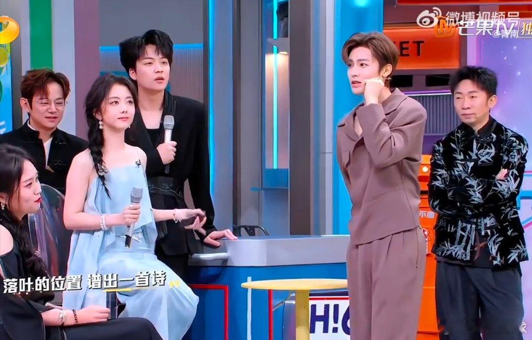 谭松韵侯明昊上演强制爱你好星期六 从被“略过”到霸气反选，侯明昊只用了一句话：“