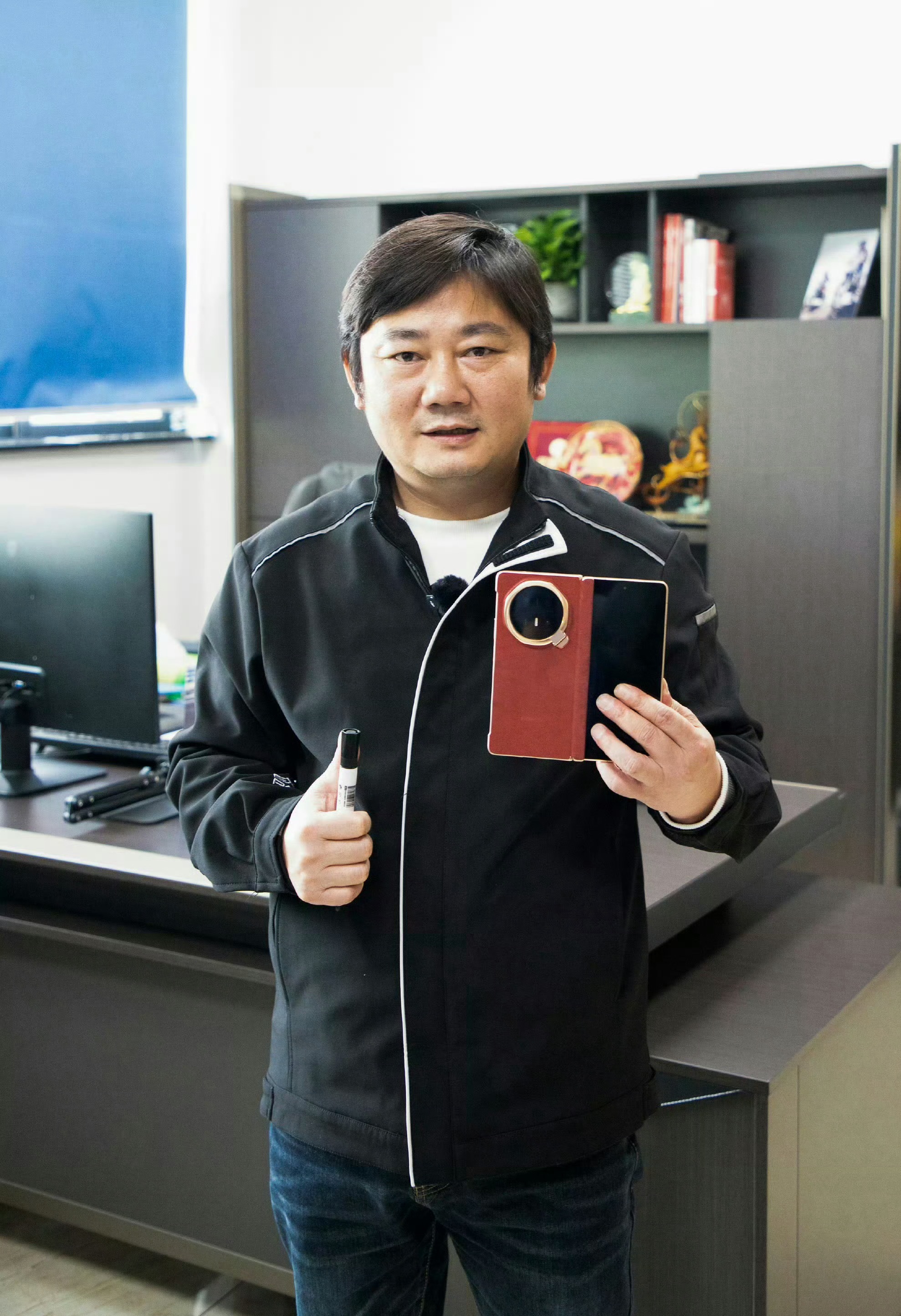 张雪曾拒绝跟华为合作都是行业大佬，自带流量。近日他透露：在华为和荣耀都向他抛出橄