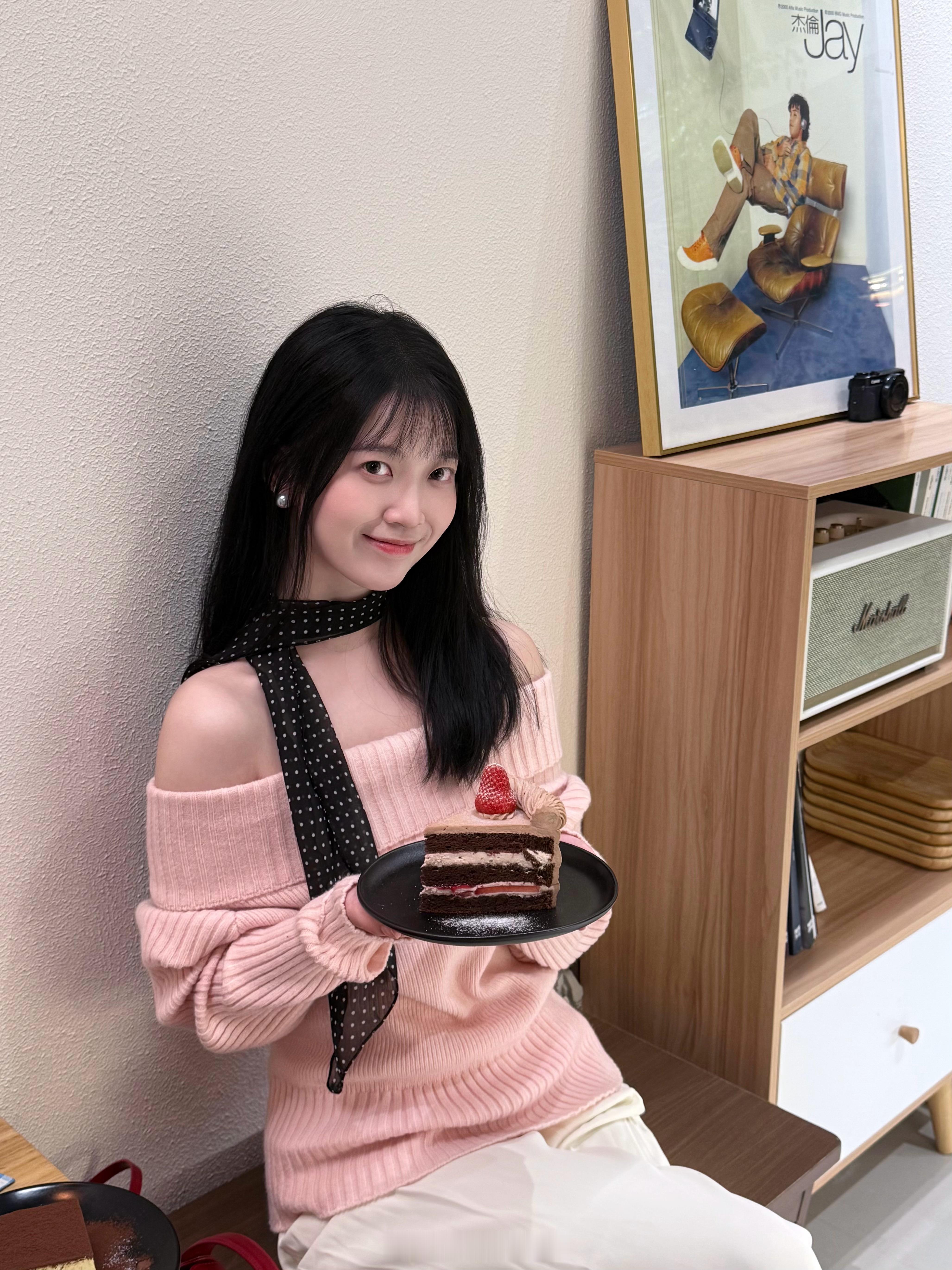 跟朋友出去一天蛐蛐了一百个人的坏话🍰 ​​​